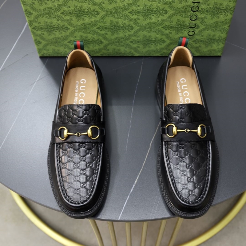G*u*i leather shoes